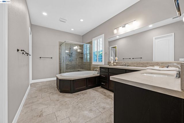 2771 Manresa Shore Ln, Oakley, CA 94561