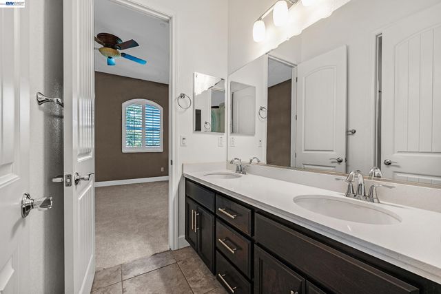 2771 Manresa Shore Ln, Oakley, CA 94561