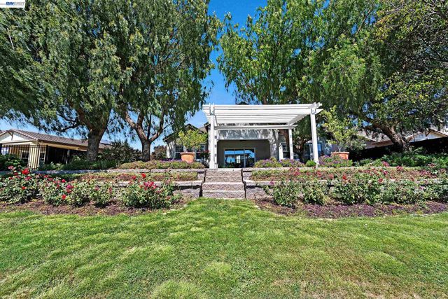 2771 Manresa Shore Ln, Oakley, CA 94561