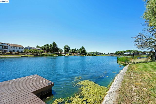 2771 Manresa Shore Ln, Oakley, CA 94561