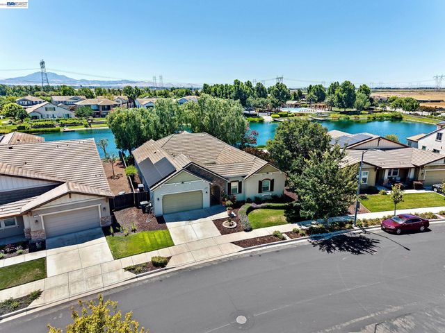 2771 Manresa Shore Ln, Oakley, CA 94561