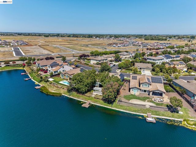2771 Manresa Shore Ln, Oakley, CA 94561