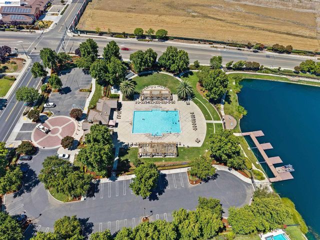 2771 Manresa Shore Ln, Oakley, CA 94561