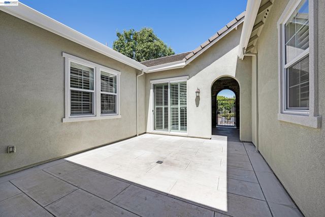 2771 Manresa Shore Ln, Oakley, CA 94561