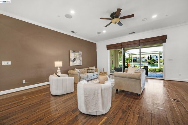 2771 Manresa Shore Ln, Oakley, CA 94561