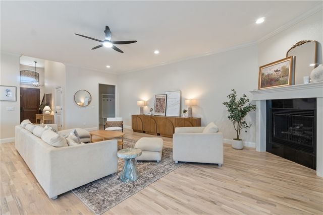 5702 S 60th Place, Rogers, AR 72758