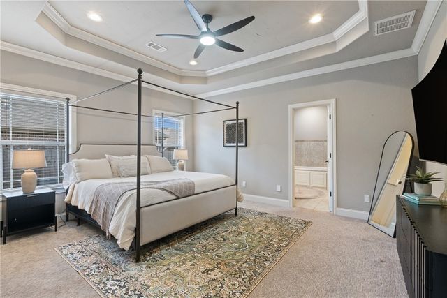 5702 S 60th Place, Rogers, AR 72758