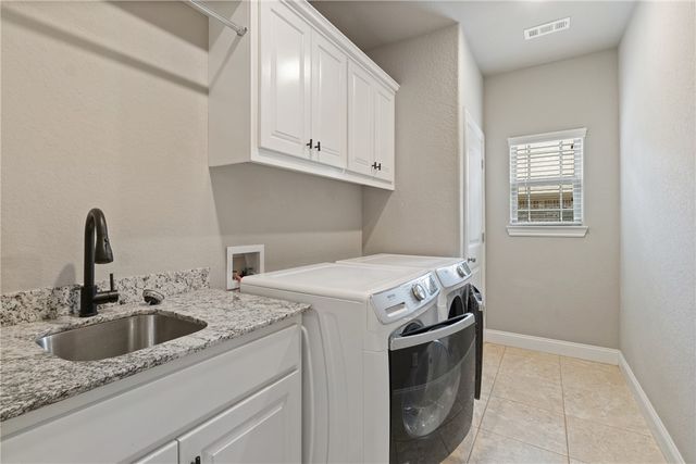 5702 S 60th Place, Rogers, AR 72758