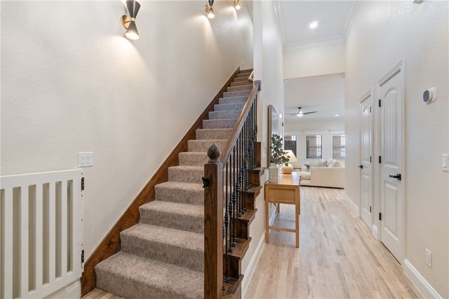 5702 S 60th Place, Rogers, AR 72758