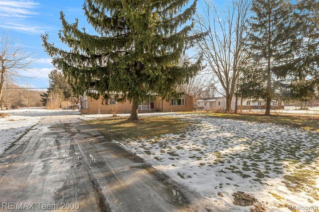 15615 Martinsville Road, Van Buren, MI 48111