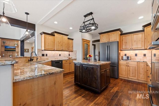 26348 Pheasant Landing Rd, Middleton, ID 83644