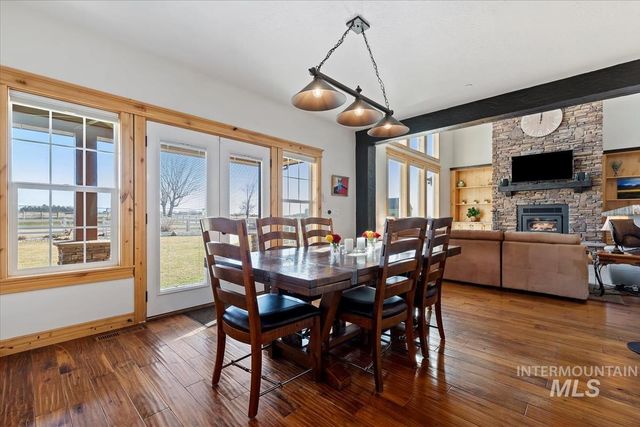 26348 Pheasant Landing Rd, Middleton, ID 83644