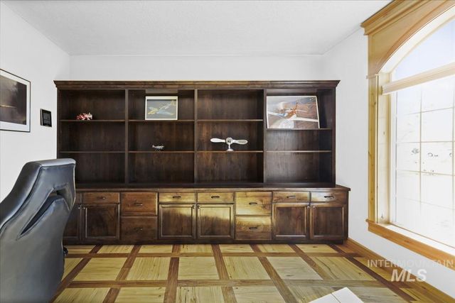 26348 Pheasant Landing Rd, Middleton, ID 83644