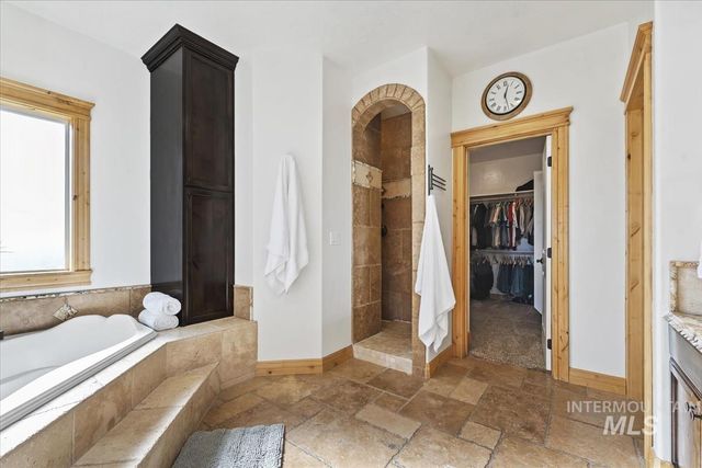 26348 Pheasant Landing Rd, Middleton, ID 83644