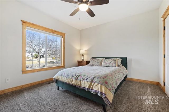 26348 Pheasant Landing Rd, Middleton, ID 83644