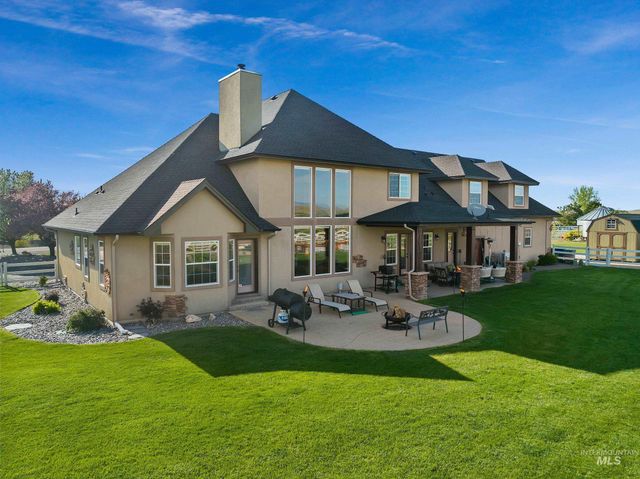 26348 Pheasant Landing Rd, Middleton, ID 83644