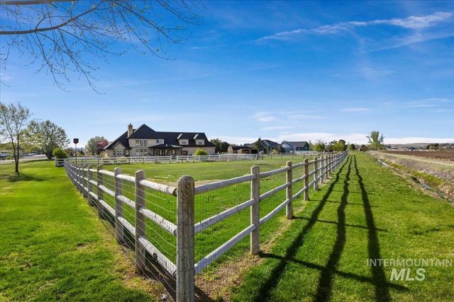 26348 Pheasant Landing Rd, Middleton, ID 83644