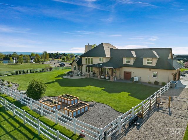 26348 Pheasant Landing Rd, Middleton, ID 83644