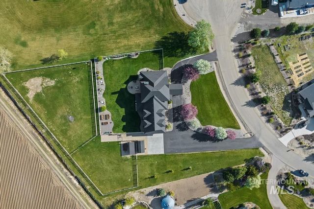 26348 Pheasant Landing Rd, Middleton, ID 83644