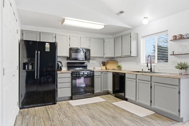 12513 W 10th Ave, Airway Heights, WA 99001