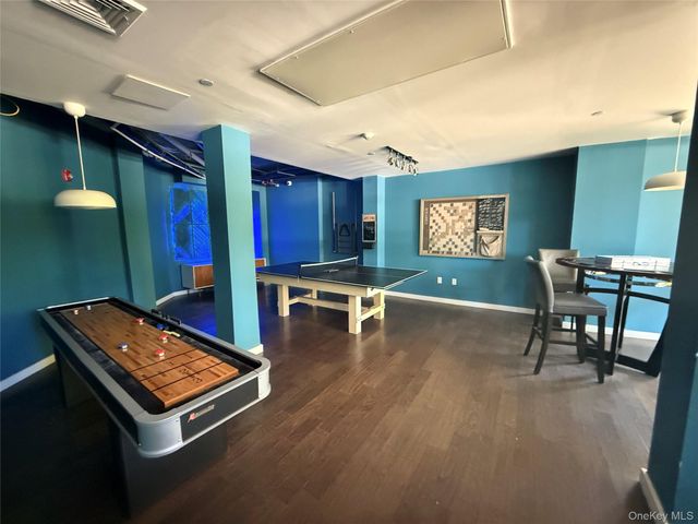 250 S Central Park Avenue 2F, Hartsdale, NY 10530