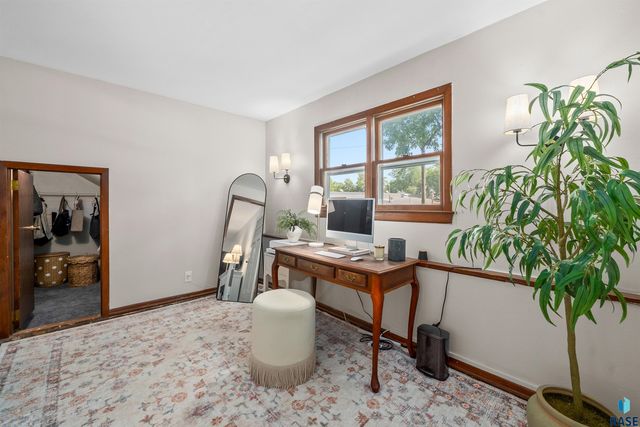 601 S Prairie Ave Avenue, Sioux Falls, SD 57104