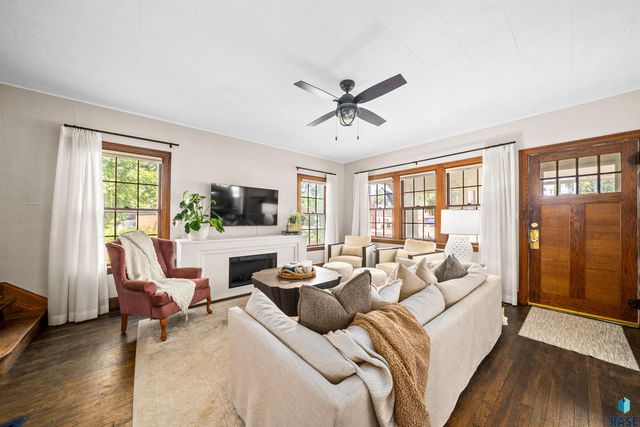 601 S Prairie Ave Avenue, Sioux Falls, SD 57104