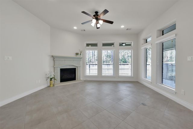 150 N Greatwood Glen Place, Montgomery, TX 77316