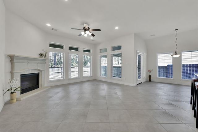 150 N Greatwood Glen Place, Montgomery, TX 77316