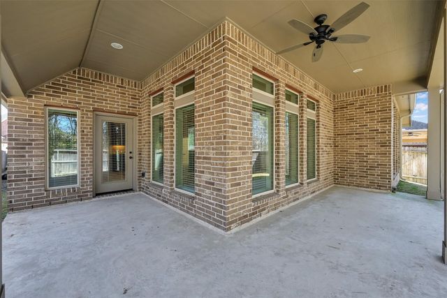 150 N Greatwood Glen Place, Montgomery, TX 77316