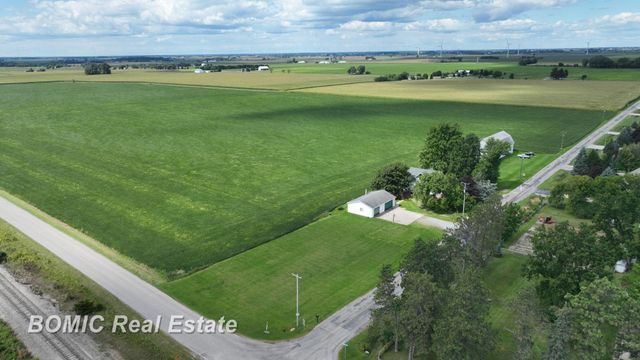 2575 N Block Road, Reese, MI 48757
