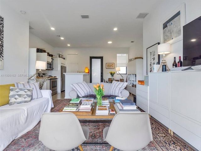 1053 NW 29th St, Miami, FL 33127