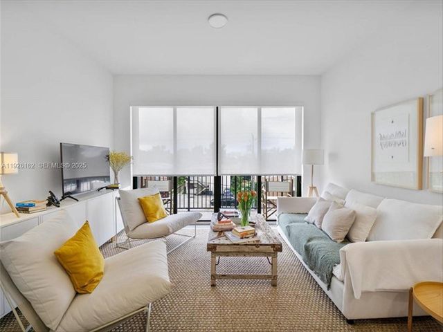 1053 NW 29th St, Miami, FL 33127