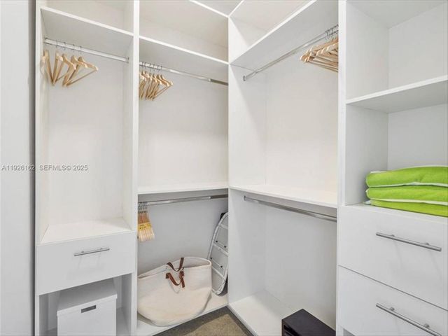 1053 NW 29th St, Miami, FL 33127