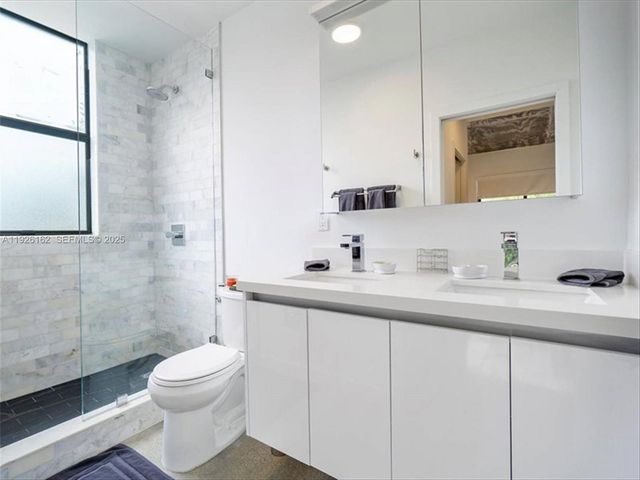 1053 NW 29th St, Miami, FL 33127