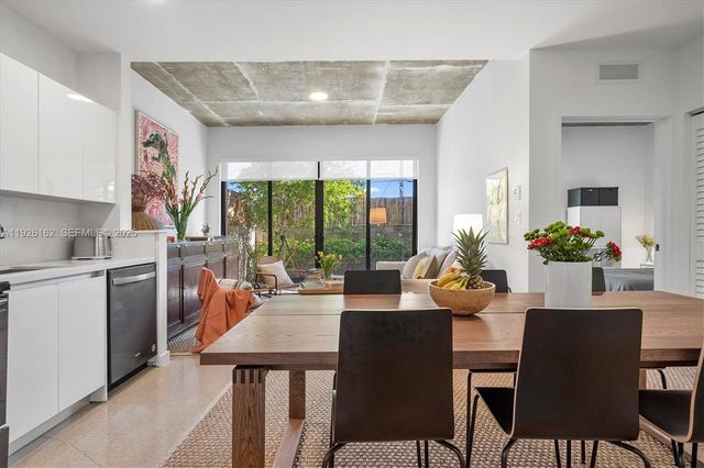 1053 NW 29th St, Miami, FL 33127