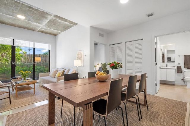 1053 NW 29th St, Miami, FL 33127