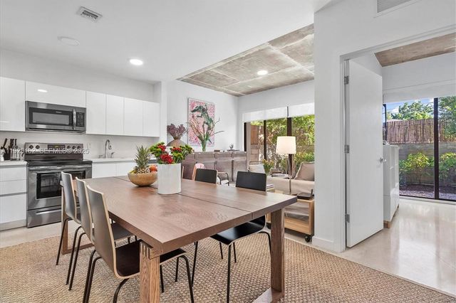 1053 NW 29th St, Miami, FL 33127