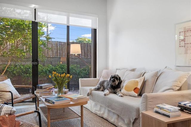 1053 NW 29th St, Miami, FL 33127