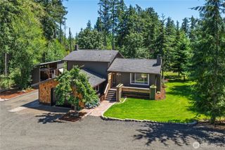 680 E Krabbenhoft Road, Grapeview, WA 98546