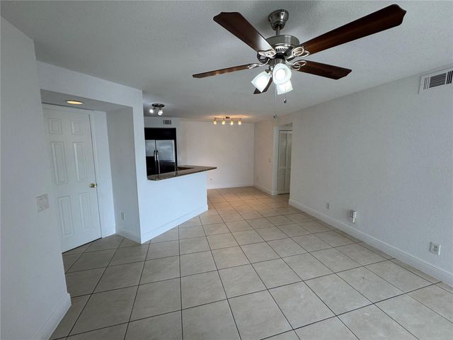 4532 COMMANDER DRIVE 2128, Orlando, FL 32822