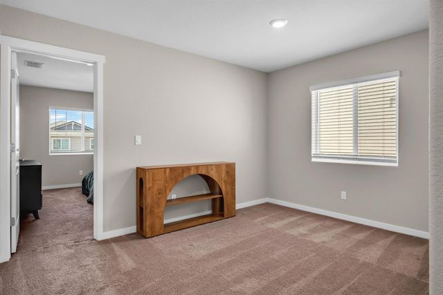 2213 Comstock Ln, Lincoln, CA 95648