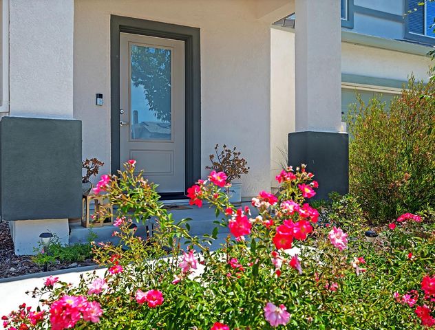2213 Comstock Ln, Lincoln, CA 95648