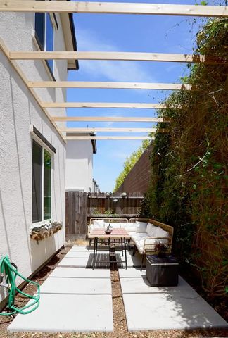 2213 Comstock Ln, Lincoln, CA 95648