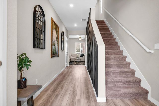 2213 Comstock Ln, Lincoln, CA 95648