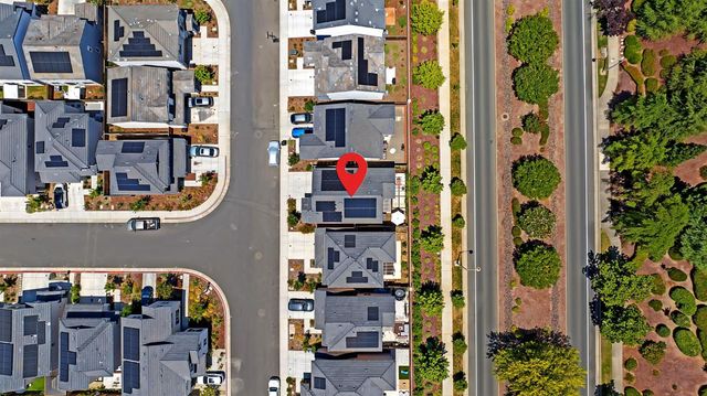2213 Comstock Ln, Lincoln, CA 95648