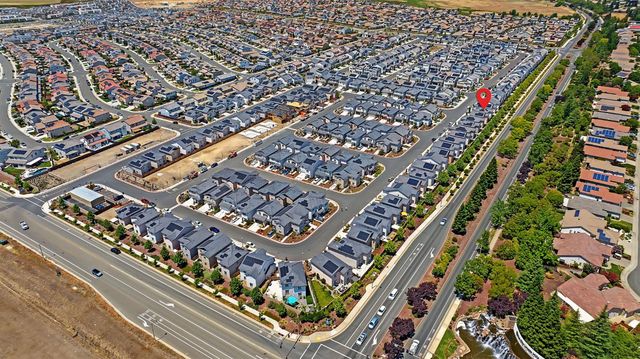 2213 Comstock Ln, Lincoln, CA 95648