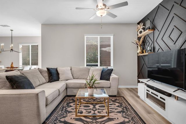 2213 Comstock Ln, Lincoln, CA 95648