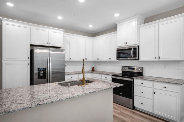 2213 Comstock Ln, Lincoln, CA 95648