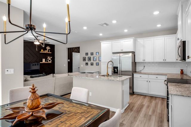 2213 Comstock Ln, Lincoln, CA 95648